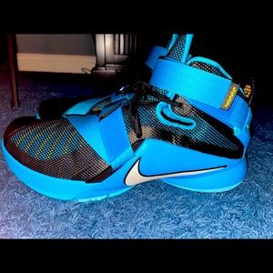 Nike LeBron IX “Soldiers Edition”